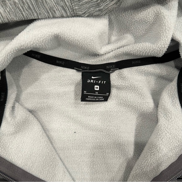 {preloved} Boy’s Nike Dri-Fit Zip Up Hoodie - Picture 6 of 6